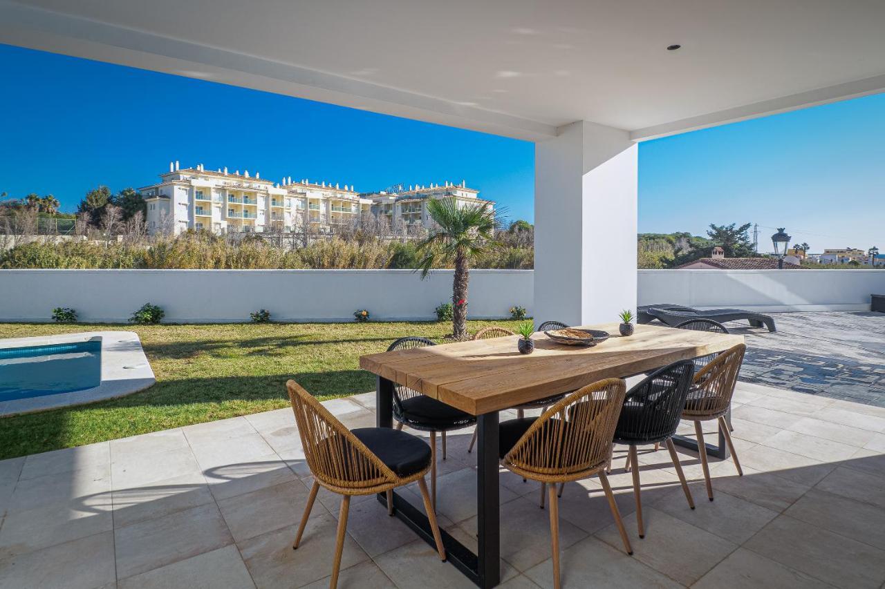 Villa Moderne Proche De La Mer Manilva Exterior photo